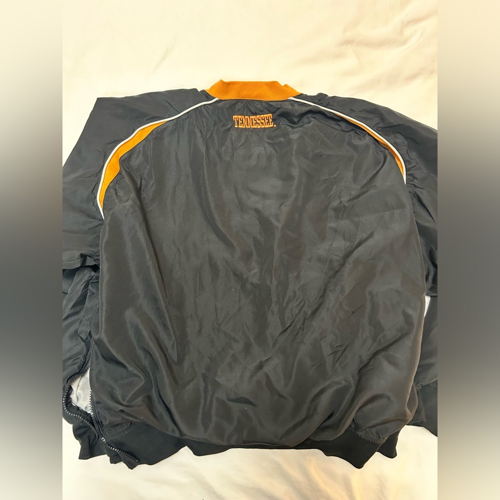 VINTAGE Tennessee Vols wind breaker🤍🧡 - Picture 3 of 6